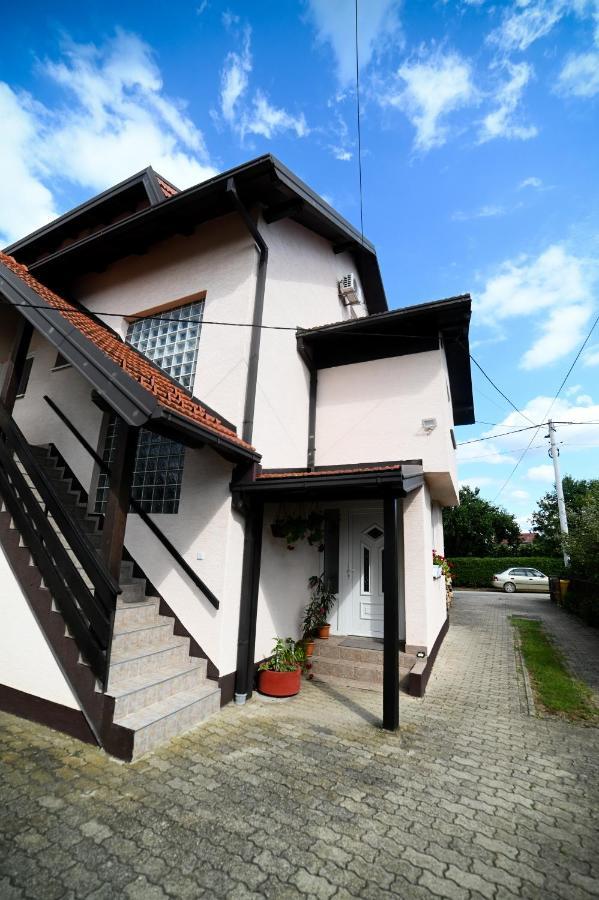 Apartman Ema Velika Gorica Exterior foto